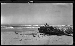 Boat wreck, Cape Henry, Va., Aug. 26, 1910, 11:05 a.m.